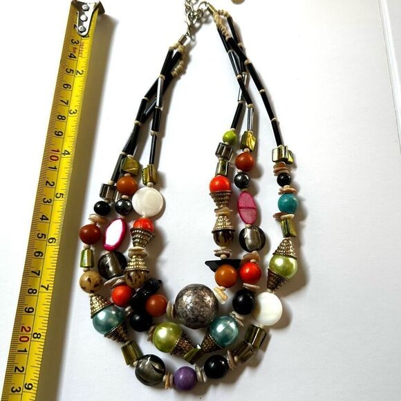 Colorful shell multi strand beaded necklace - Picture 5 of 10